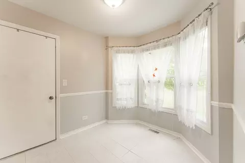 481 Nicole Dr #A, Bartlett, IL 60103 photo 7