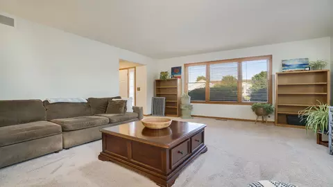 604 Commander Pl, Belvidere, IL 61008 photo 9