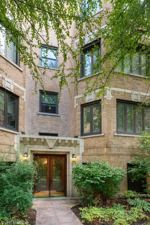 4733 N Paulina St #1, Chicago, IL 60640