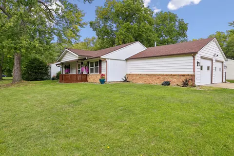 3102 Ridgewood Dr, Champaign, IL 61821