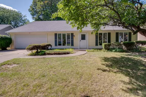 38 Sherwick Rd, Oswego, IL 60543
