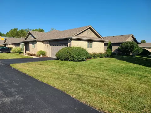 344 Woodward St, Beecher, IL 60401