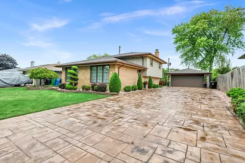 7510 W 83rd Pl, Bridgeview, IL 60455