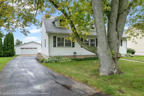 320 E Lincoln St, Sycamore, IL 60178