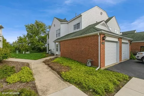 131 Welwyn St, Lake Bluff, IL 60044