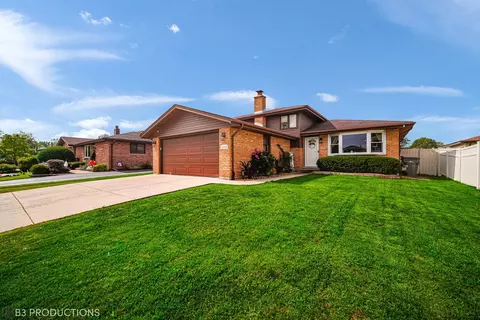 16734 Vicky Ln, Orland Hills, IL 60487