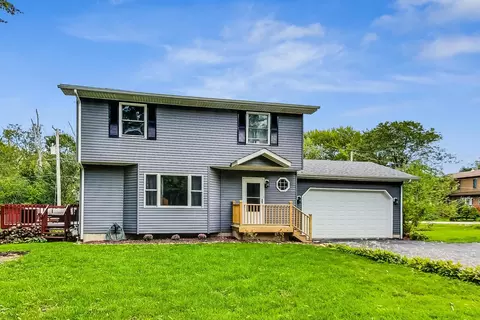 40319 W Beach Ln, Antioch, IL 60002