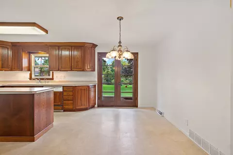 19 Durell Dr, Kankakee, IL 60901 photo 8