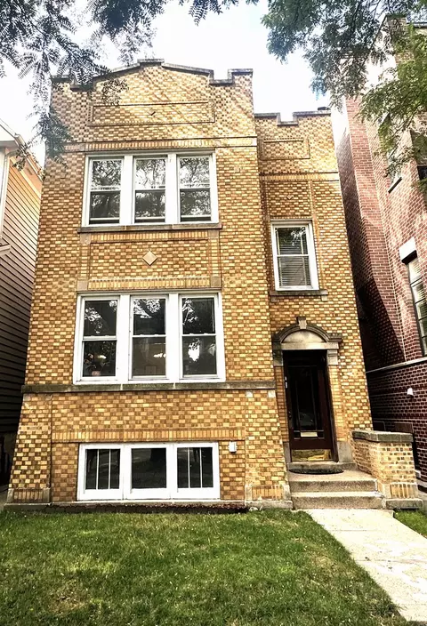 3830 N Paulina St, Chicago, IL 60613