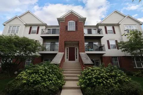 650 Mill Cir #103, Wheeling, IL 60090