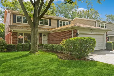 1825 Cloverdale Ave, Highland Park, IL 60035