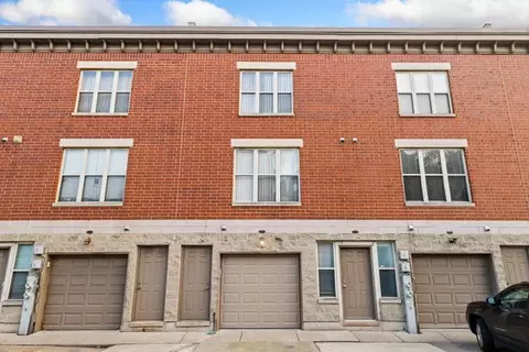 2405 W Flournoy St #B, Chicago, IL 60612