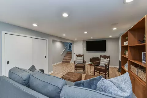 220 N Williston St, Wheaton, IL 60187 photo 9