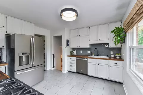 220 N Williston St, Wheaton, IL 60187 photo 3