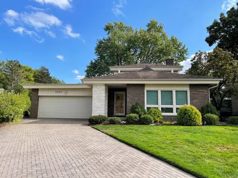 6905 N Concord Ln, Niles, IL 60714