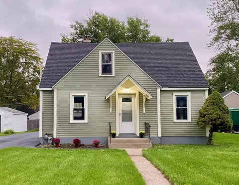 1813 Hiawatha Trl, Round Lake Heights, IL 60073