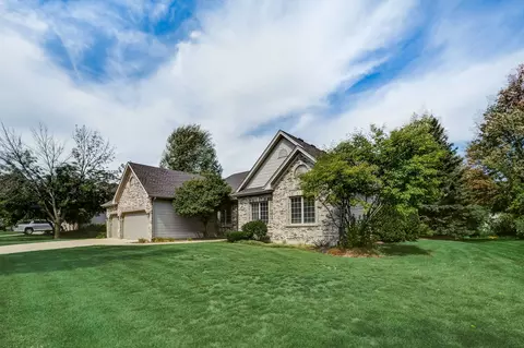 767 Evergreen Ln, Sugar Grove, IL 60554