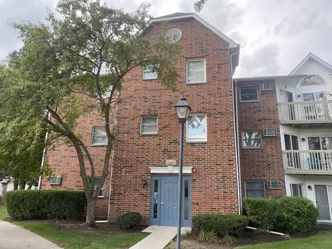 1343 Cunat Ct #2B, Lake In The Hills, IL 60156