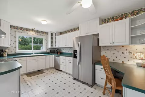 256 E Main St, Cary, IL 60013 photo 6