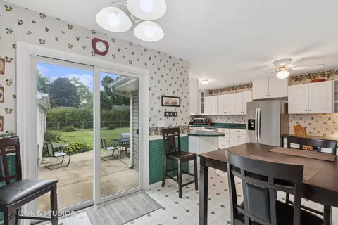 256 E Main St, Cary, IL 60013 photo 8