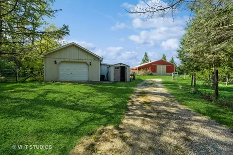 8919 Ferris Rd, Harvard, IL 60033 photo 4