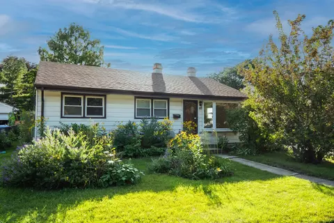 60 N Warrington Rd, Des Plaines, IL 60016