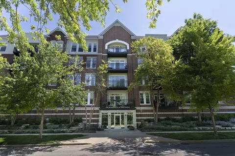 7753 Van Buren St #305, Forest Park, IL 60130