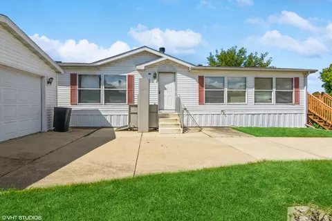 133 Cardinal Dr, Beecher, IL 60401 photo 2