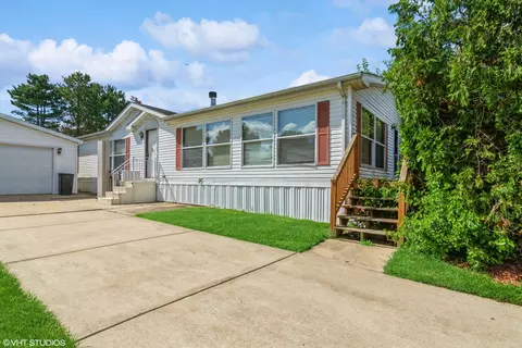 133 Cardinal Dr, Beecher, IL 60401