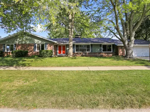 2002 Moraine Dr, Champaign, IL 61822