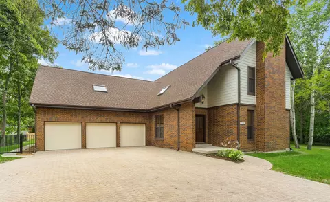 1085 Mount Vernon Ave, Lake Forest, IL 60045