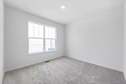 127 Hedgerow Dr, Elgin, IL 60124 photo 10