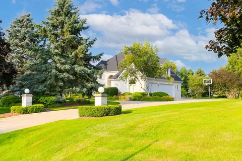 4 N571 Mountain Ash Dr, Wayne, IL 60184 photo 11