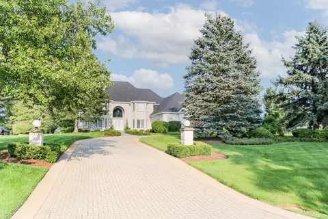 4 N571 Mountain Ash Dr, Wayne, IL 60184 photo 3