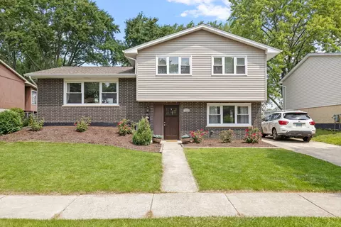 7536 162nd St, Tinley Park, IL 60477