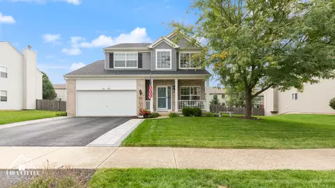 2125 Grand Pointe Trl, Aurora, IL 60503