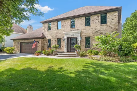 1639 Riparian Dr, Naperville, IL 60565