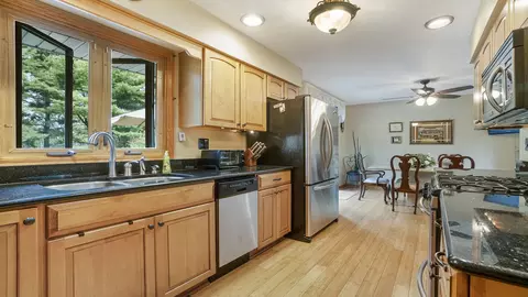 8317 Alan Ct, Rockford, IL 61108 photo 8