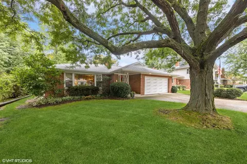 4050 Gilbert Ave, Western Springs, IL 60558