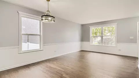 1813 Silver Ridge Dr, Plainfield, IL 60586 photo 3