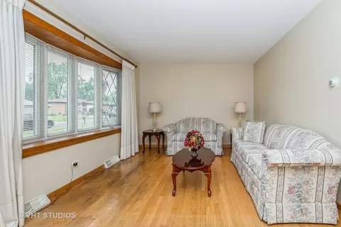 7906 W 73rd St, Bridgeview, IL 60455 photo 4