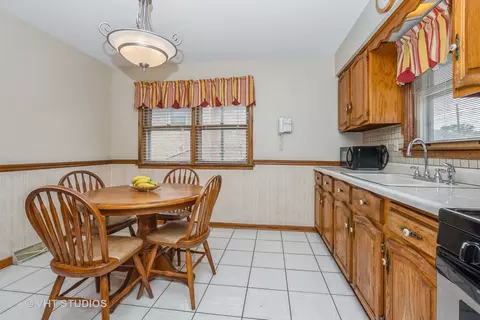 7906 W 73rd St, Bridgeview, IL 60455 photo 6