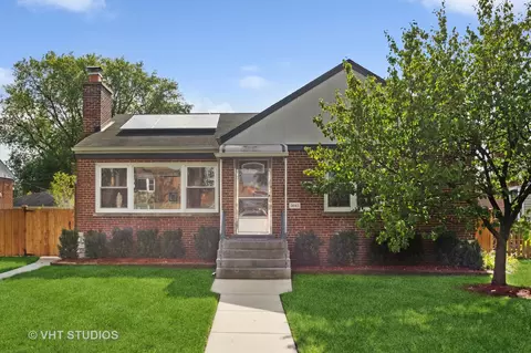 5045 Crain St, Skokie, IL 60077