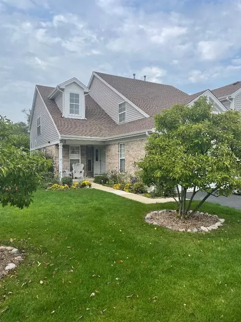 212 Foxfire Ct, Downers Grove, IL 60515