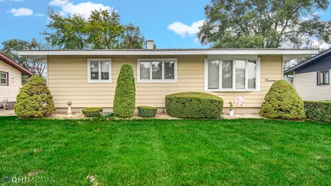 14 Mohawk Dr, Thornton, IL 60476