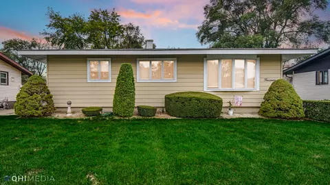 14 Mohawk Dr, Thornton, IL 60476 photo 2