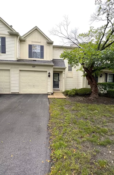 169 Park Ridge Ln, Aurora, IL 60504