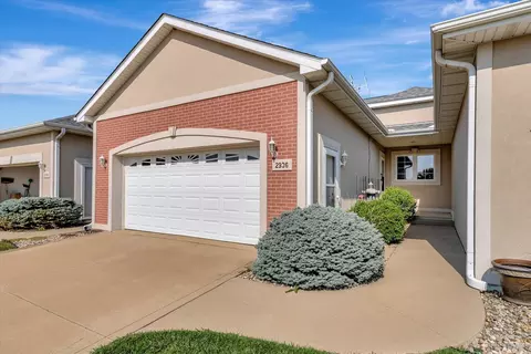 2936 Rutherford Dr, Urbana, IL 61802