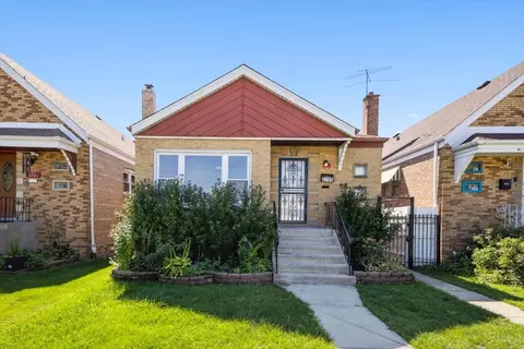 3705 W 71st St, Chicago, IL 60629