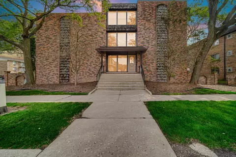 17745 Rosewood Dr #4B, Lansing, IL 60438